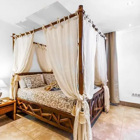 Villa Playa Blanca Sleeps 10 Pool Air Con Wifi