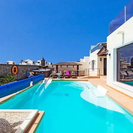 Playa Blanca Sleeps 10 Pool Air Con Wifi *