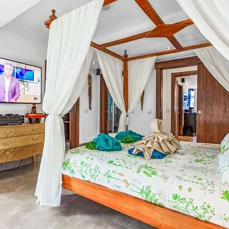 Villa Playa Blanca Sleeps 10 Pool Air Con Wifi