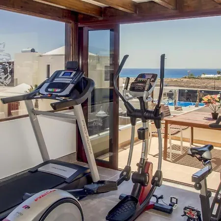 Villa Playa Blanca Sleeps 10 Pool Air Con Wifi