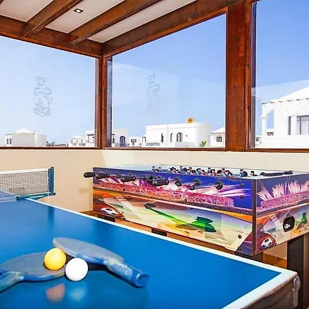Playa Blanca Sleeps 10 Pool Air Con Wifi Villa